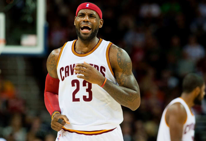 LeBron-James-2014-1122-foul-face-react.jpg